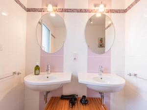 Maisons de vacances Holiday Home Maison de Plain Pied - Vue Mer by Interhome : photos des chambres