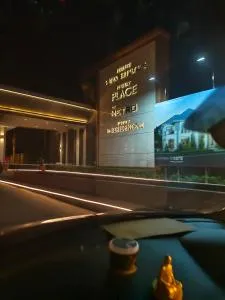 Peaceful place in the city - Ban Khlong Lat Bua Khao