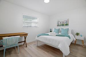 2B2B duplex 10 min to the beach