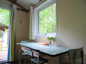 Maisons de vacances La Roulotte a 10min de Disneyland Paris - Cabane & Cabanon : Caravane 