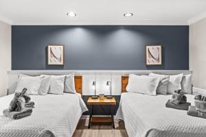 Premium Quadruple Room room in Dry Dock Family Motel