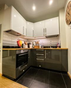 5th Floor Apartment 24h SELF CHECK-in PRIVAT FREE PARKING