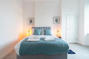 1 BDR Apartment By Caledonia Luxe Stays Short Lets & Serviced Accommodation Glasgow