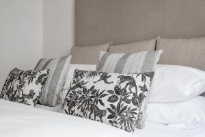 Casa Zacateros 4BR Home with Heated Pool & Luxury Accommodations in Centro