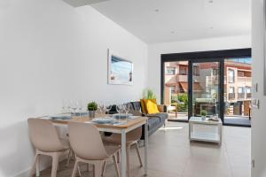 Santiago Sunny Seaview Apartment