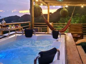 Casa Danisa Taganga con vista al mar, piscina, jacuzzi