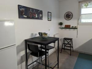 Maisons de vacances Gite Orleans, 3 pieces, 4 personnes - FR-1-590-116 : photos des chambres