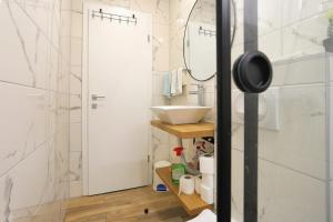 Apartments by the sea Zivogosce - Mala Duba, Makarska - 21781