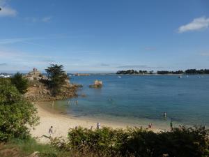 Maisons de vacances Villa in Perros-Guirec near Pink Granite Coast : photos des chambres