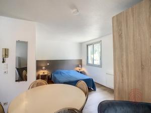 Studio cosy à 50m des Thermes de Lamalou-les-Bains avec terrasse, wifi et animaux acceptés - FR-1-451-46
