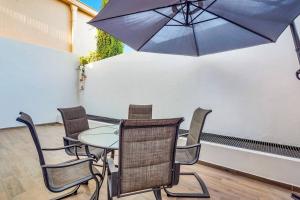 A FEW BREEZY STEPS TO THE BEACH ~LUXURIOUS STAY~