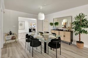 Riviera - Canal Views, Pool, & Work Friendly.