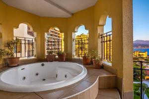 Beach Front-Ocean Views-Marina Luxury Condo-BVG