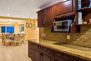 Beach Front-Ocean Views-Marina Luxury Condo-BVG