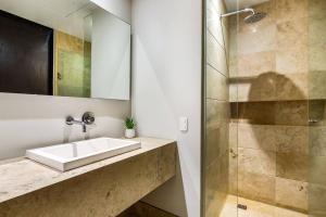 Amapas ocean view condo