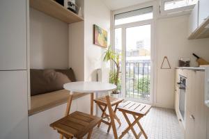 Spacious apartment with view of the Eiffel Tower