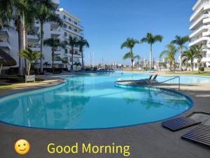 Amplio departamento en Condomimios Costa Veleros en Marina Mazatlán