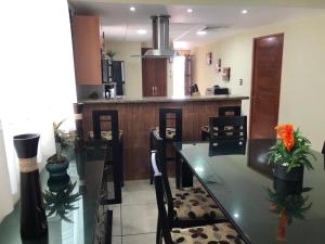 Amplio departamento en Condomimios Costa Veleros en Marina Mazatlán