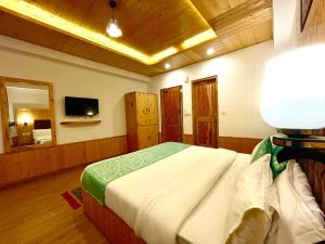 Manali Outdoor Retreat by Sheosante