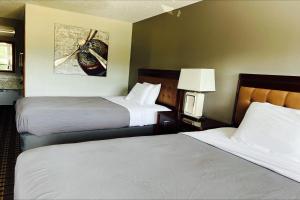 2 Full Bed Accessible room in Western Motel