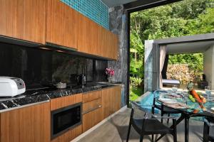 Seclusion in the mountains, villa near Kamala beach