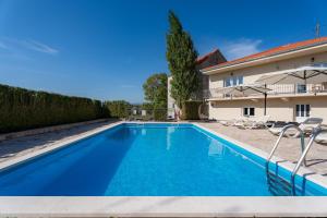 Hacienda Sylvia - secluded 4-bedroom villa with 45sqm heated pool