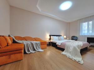 Велике ліжечко на Садовому. Мережа Alex Apartments. Цілодобове безконтактне заселення