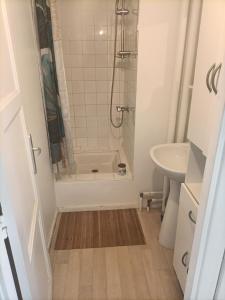 Appartements Appartement cosy 6 personnes proche gare : photos des chambres