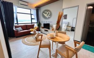 Sea&Pool View Stunning Homestay, Wifi, Netflix near Malls, Jetty, Convenient Stores
