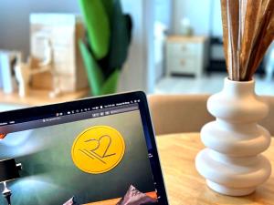 Sea&Pool View Stunning Homestay, Wifi, Netflix near Malls, Jetty, Convenient Stores