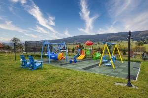 Jagodowy Ski&Spa DeLux apartamenty z widokiem na góry,4km od Zieleniec Ski Arena Podgrzewany basen zewnętrzny latem,bilard,Wi-Fi w cenie Restauracja,balia,sauna na miejscu