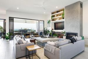 Moffat Beach Modern Oasis with Pool