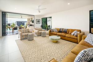 Moffat Beach Modern Oasis with Pool