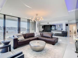 Oceanfront View Wrap Around Balcony Luxury Corner Unit Ebb Tide 401