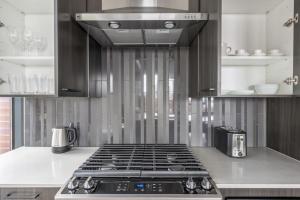 W Loop 2BR w Gym Pool nr Fulton Mkt CHI-254