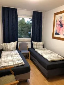 DKN - Ihr Zuhause auf Zeit in Halle - Vollmöbliert - Waschmaschine - Wlan - Nähe S-Bahn - Ammendorf