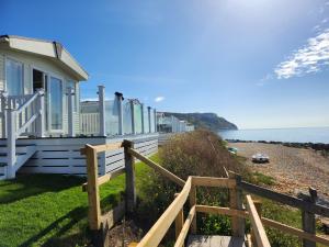 Pemberton Avon pitch 30 Creek Caravan Park dog friendly
