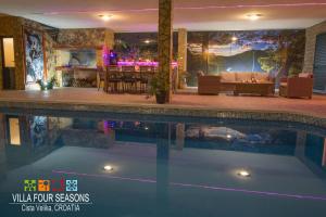 Villa Four Seasons, heated pool and 3 en-suite bathrooms