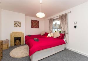 Two Bedroom House by Klass Living Serviced Accommodation Hamilton - Kenmar House With Parking & WiFi