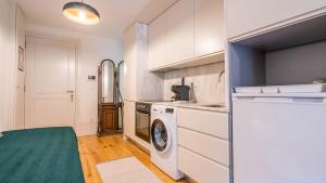 Taipas Tranquility: Cozy T0 by LovelyStay