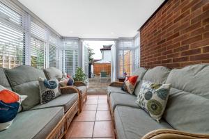 Stunning 3BR House w Garden & Parking in Richmond