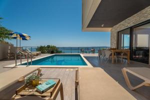 Seaview Villa Matea with 4 en-suite Bedrooms, Whirlpool, Sauna, Private pool