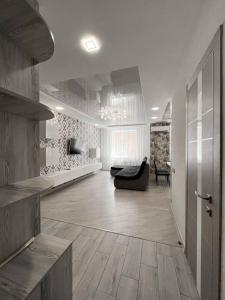 Люкс апартаменти 2-к у Центрі - Мережа HELEN