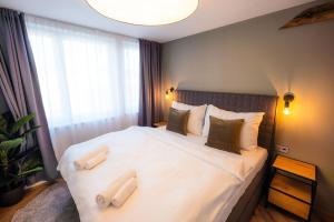 6BR Castle V!EWS AC luxury Dolce Vita apartment