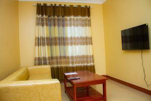 The Connected Living Lodge with AC ,Wi-Fi and Netflix