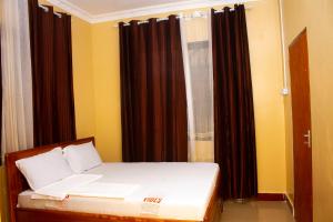 The Connected Living Lodge with AC ,Wi-Fi and Netflix