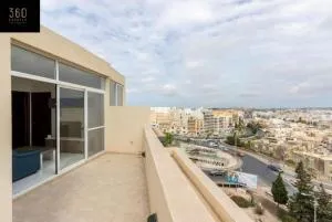 Central & Spacious Penthouse w/ 1BR + City View by 360 Estates - Is-Swatar