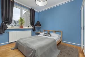 Turquoise Blue Apartment Warsaw Białołęka by Noclegi Renters
