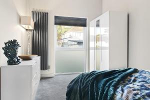 Brand New 1-Bed Flat Steps from Clifton NTU Campus