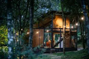 Chalé de Vidro na Mantiqueira com cachoeiras - Quilombo